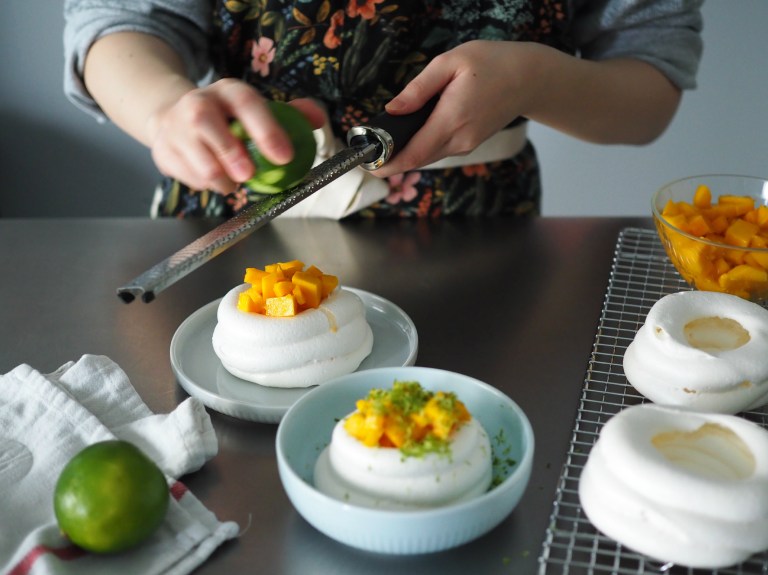 mango lime pavlova
